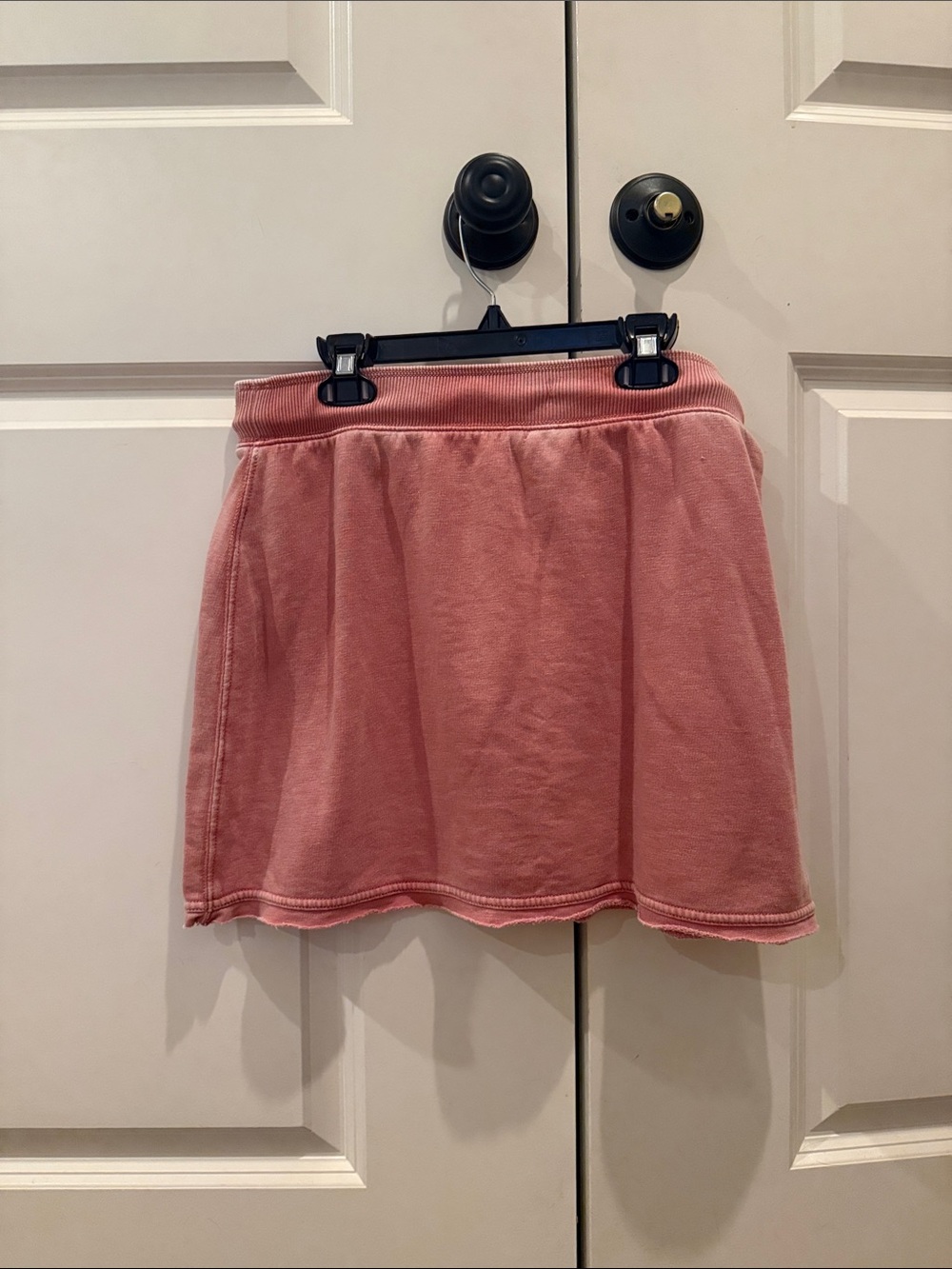 American Eagle Pink Skirt - Picture 2 of 3